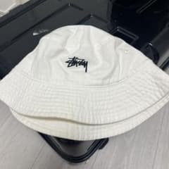 Stussy ホワイト バケットハットのサムネイル