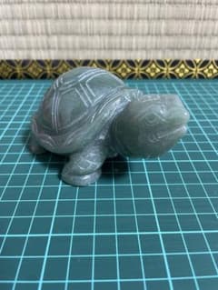 亀の置物 天然石彫刻 縁起物のサムネイル