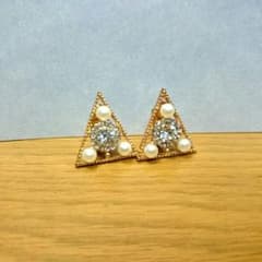 ~SALE中~  トライアングル型イヤリング＊のサムネイル