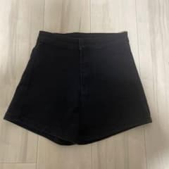 ショートパンツのサムネイル