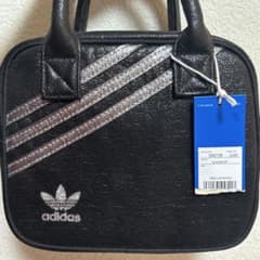 adidas 黒 ショルダーバッグのサムネイル