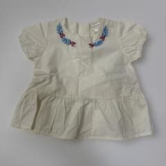 futafuta 刺繍入りトップス サイズ80のサムネイル