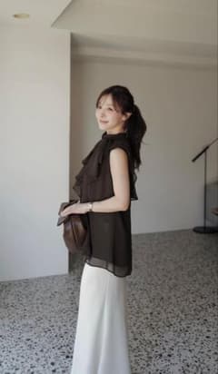 【完売品/美品】Aimeine エメイン スカーフネックブラウスのサムネイル