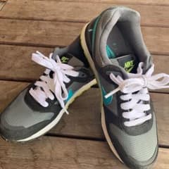 NIKE スニーカーのサムネイル