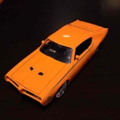 車 模型のサムネイル