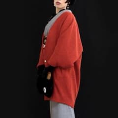 さく研究所 赤のウール混ニット羽織り
