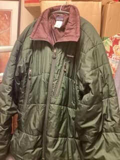 patagonia メンズ L グリーンダウンジャケットのサムネイル
