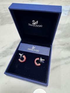 SWAROVSKIピアス　箱付きのサムネイル