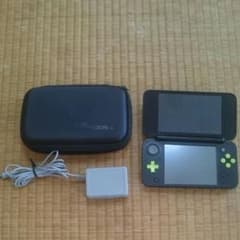 Newニンテンドー2DS LL ブラック×ライムのサムネイル
