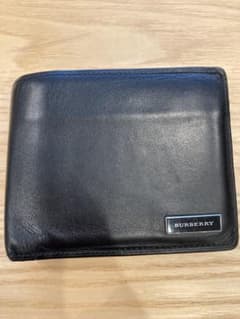 BURBERRY  二つ折り財布 無地 黒 メンズのサムネイル