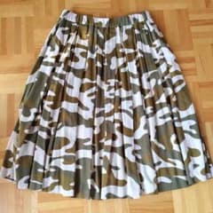 最終値下げ！！Mila Owen カモフラージュ柄スカートのサムネイル