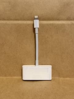 Apple 정품 Lightning-VGA 어댑터 작동 확인됨