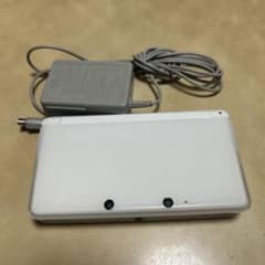 ニンテンドー3DS ホワイト 本体 充電器付きのサムネイル