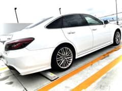 【再値下げ】220後期クラウン　純正アルミ　ハイグロスのサムネイル