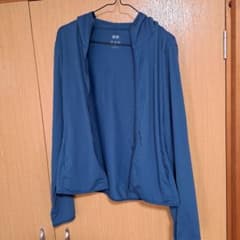 ユニクロ　UVカットパーカーのサムネイル