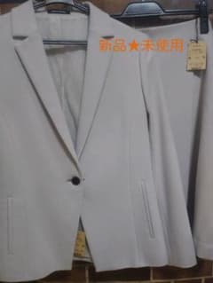 【最終値下げ！】コムサ　スカートスーツのサムネイル