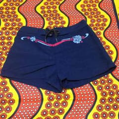 ロキシーのパンツのサムネイル