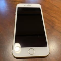 iPhone 7 Gold 32 GB SIMフリーのサムネイル