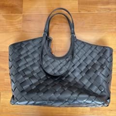 CHARLES & KEITH イベットウーブントートバッグ ブラックのサムネイル
