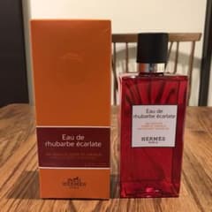 エルメス ヘア&ボディ シャワージェル オー ドゥ ルバーブ エカルラットのサムネイル
