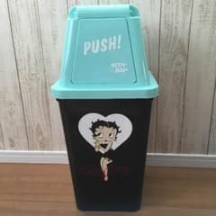 ベティーちゃん ゴミ箱のサムネイル