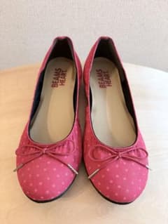 【BEAMS HEART】ピンクのフラットシューズのサムネイル
