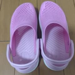 Crocs ピンク サンダル J2のサムネイル