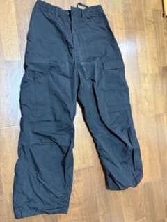 ブラック カーゴパンツ ワイドシルエットのサムネイル