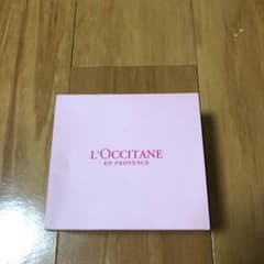 ロクシタンハンドクリームのサムネイル