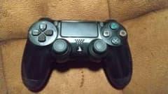 PS4 純正 コントローラーのサムネイル