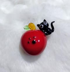 ガラス細工 黒猫 りんご 置物 インテリアのサムネイル