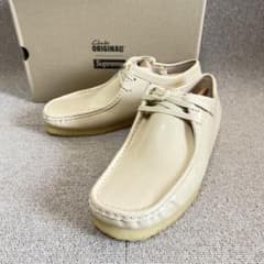 新品・未使用品✨クラークス ワラビー シュプリーム UK9.5 - メルカリ