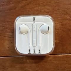 未使用品　Apple EarPods 3.5mmプラグのサムネイル