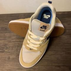 アリウープ　NIKE スニーカーのサムネイル