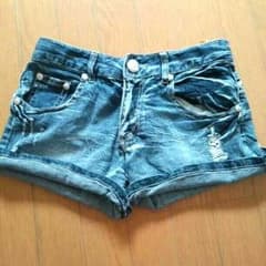 ショートパンツのサムネイル