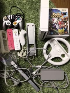 wii本体　スマブラ　マリカ　等カセットセットのサムネイル