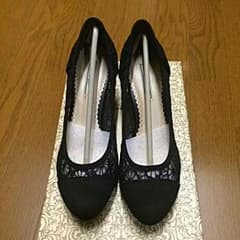 ようちゃき○プロフ必読様専用。RANDA 黒レース パンプスのサムネイル