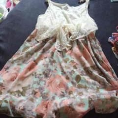 新品タグ付き♡花柄ワンピ♡のサムネイル