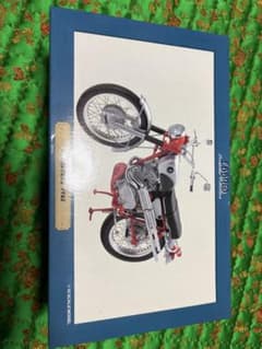 EBBRO 1/10 Honda CL72 1962 模型のサムネイル