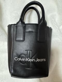 Calvin Klein Jeans ミニショルダーバッグ ブラックのサムネイル