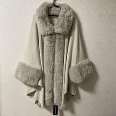 Oshalady ファー付きグレーポンチョ 新品タグ付きM~L - メルカリ