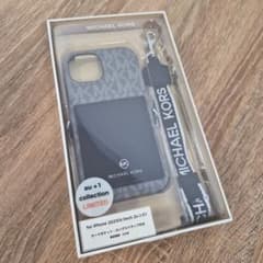 iPhone15 マイケルコース ハードケース with Strap - メルカリ