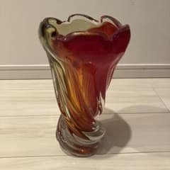 中古/USED レトロ　アートガラス フラワーベース 花瓶　赤 グラデーションのサムネイル