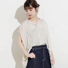 ノースリーブブラウスのサムネイル