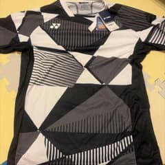 トマト様専用　YONEX ゲームシャツ 新品タグ付き　10635(007)XOのサムネイル