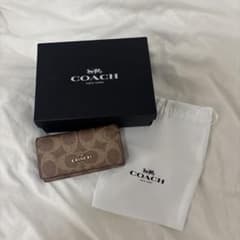 COACH ブラウンレザーキーケースのサムネイル