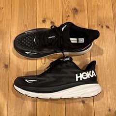HOKA CLIFTON 9 ブラック　28cm ２Ｅ　ワイド　クリフトン9のサムネイル