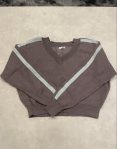GYDA Vネックセーターのサムネイル