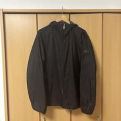 PRADA ブラック リバーシブルナイロンジャケット フード付き PRADA ブラック リバーシブルナイロンジャケット フード付き