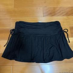 H&M DIVIDED ブラック ミニスカート フレアのサムネイル